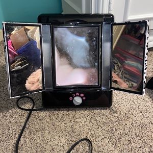 Leopard makeup mirror